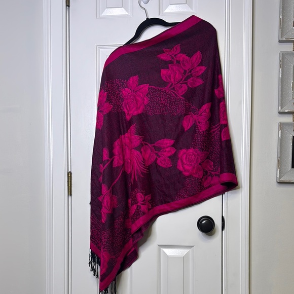 Vibrant Pink and Black Reversible Floral Wrap with Fringe - Picture 4 of 6